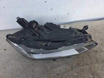 VW PASSAT B8 2014- PRAVÉ PREDNÉ SVETLO - 2