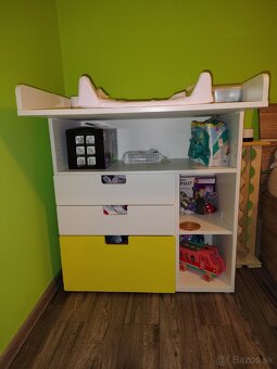 Prebaľovací pult - 2