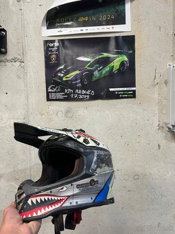 Prilba ufo plast - 2