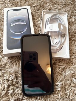 I phone 16e 128GB - 2