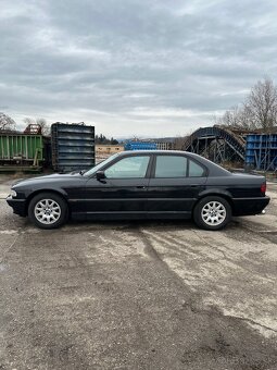 Rozpredam bmw e38 750i - 2