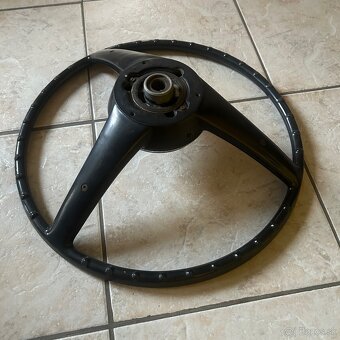 Predam dobovy volant BMW - 2