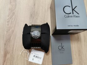 Predám dámske hodinky Calvin Klein Grid - 2