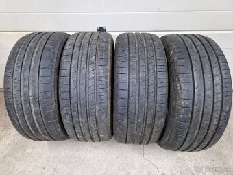 225/40 r17 - 2