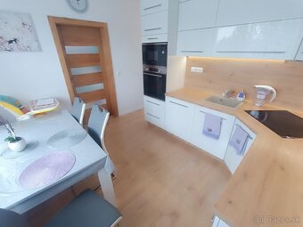 Moderná rekonštrukcia 4 izb.bytu s balkónom - Vlčince 3 - 2