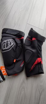 Troy lee designs chrániče - 2