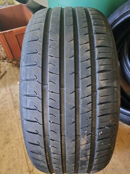 Predam Pneu 245/40 r19 - 2
