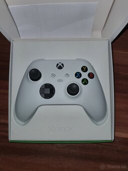 Xbox ovládač - 2