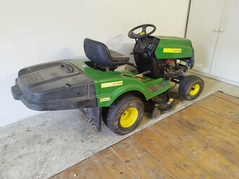 Traktorová kosačka John Deere - 2