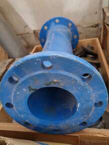 Prírubové liatinové šupatko ,ventil, armatura. - 2