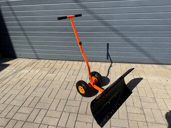 Pluhová lopata na sneh na kolesách značky FUXTEC - 2