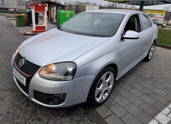 Volkswagen JETTA - 2