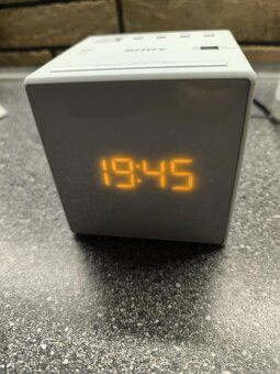 Rádio budík Sony - 2