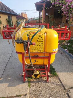 Neseny postrekovač - 2