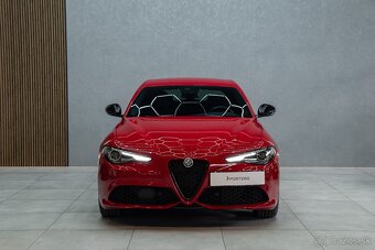 Alfa Romeo Giulia 2.0 206kW, automat, 4x4, 2022, DPH - 2
