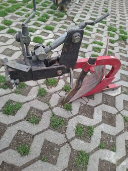 Orebny pluh s nastavovacim telesom agzat - 2