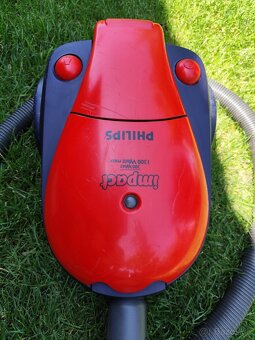 Predám plne funkčný vysávač Philips - 2
