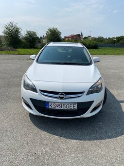 Opel Astra Sports Tourer - 2