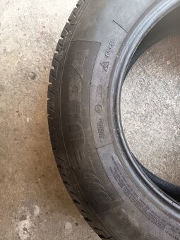 Zimé pneu 215/70 R16 - 2