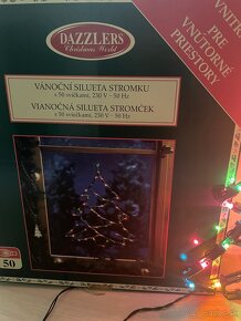 Svietiaca silueta stromčeku - 2