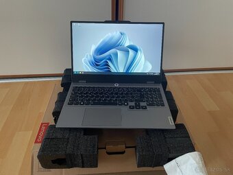 Herný Lenovo LOQ i5-12450HX / RTX 4050 / 24GB RAM / 144Hz - 2