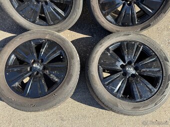 KIA Sportage 5x114,3 pneu 235/55 R18 -Originál elektrony - 2