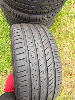 Predám letné pneu 245/45 r18 - 2