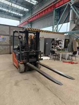 Elektrický vysokozdvižný vozík TOYOTA - 2