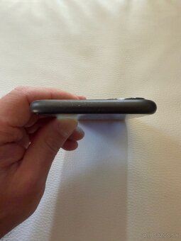 Predám iPhone  11 - 2