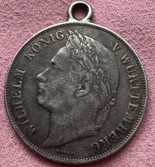 Mince strieborné - dobové prívesky - 2