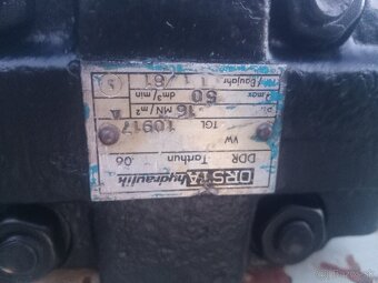 Hydraulický rozvádzač na kombajn E512 - 2