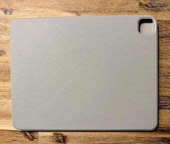 Flipový obal na iPad Air 13” - 2