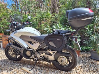 Honda Crossrunner VFR800X - 2