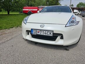 Nissan 370z - 2