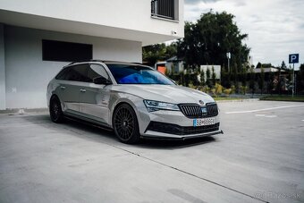 Škoda Superb Combi 2.0 TSI Sportline 4x4 DSG - 2