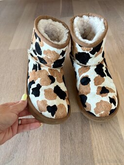 Dámske UGG snehule Classic Cow veľkosť 36 - 2