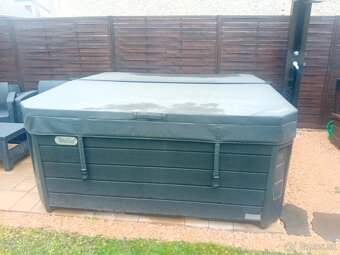 Vonkajšia vírivka plus sprcha - 2