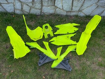 Plasty UFO Suzuki RMZ 250/450 - 2