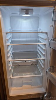 Predam kombinovanu chladnicku 204L s mraziakom 87L - 2