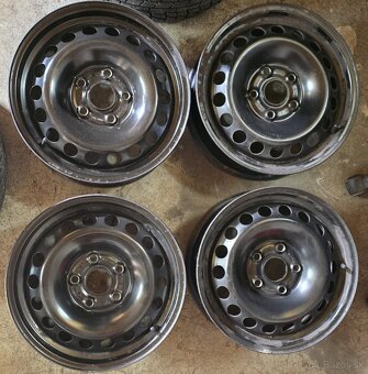 5x112,r15,6Jx15,et47- iba disky + originál puklice Škoda r15 - 2