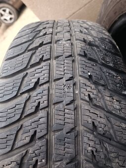225/60 R17 - 2