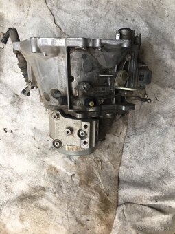 Peugeot 208 HDI 2015 prevodovka štartér - 2