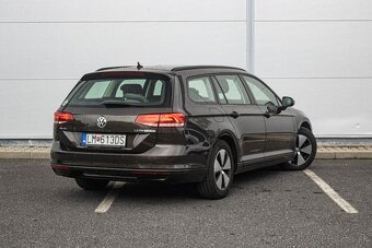 VW Passat Variant 2.0 TDI 110kW DSG Pôvodný lak - 2