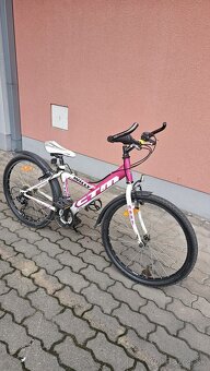 Dievčenský bicykel 24" - 2