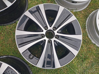 Mercedes Benz E (W213)-orig. 18" alu so snímačmi dvojrozmer - 2
