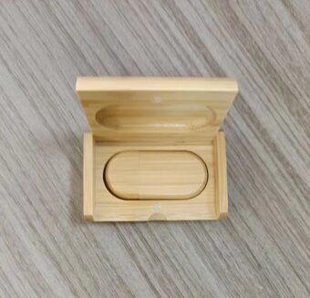 🌿 Drevený USB kľúč 3.0 - 64GB so štýlovou krabičkou - 2