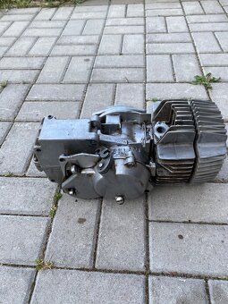 Predám motor manet Korádo - 2