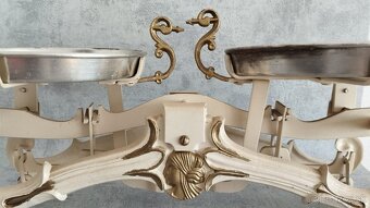 Staré 5kg dvoumiskové váhy po starší renovaci. - 2