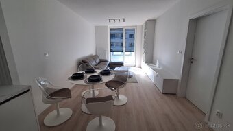 Luxusný 2 izb. byt v centre mesta s parkovacím miestom - 2