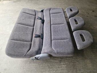 Multifunkčna viacučelová 3sedacka . - 2